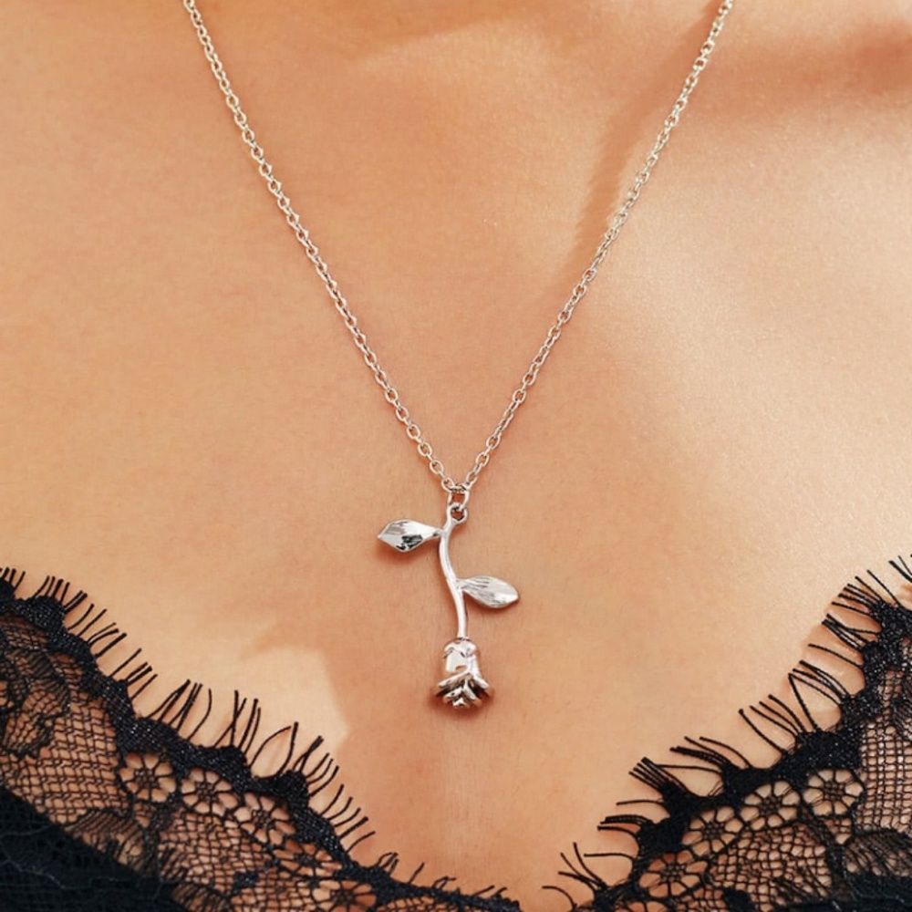 Rose necklace